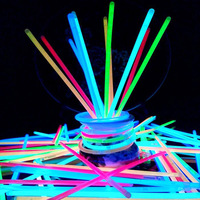 Party lampa fluorescencyjna kije bransoletki naszyjniki Neon na wesele świecące kije kolorowe blask Stick 4